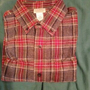 L.L. Bean Men's Cotton Flannel Large Red Plaid Shirt (0329 P1)